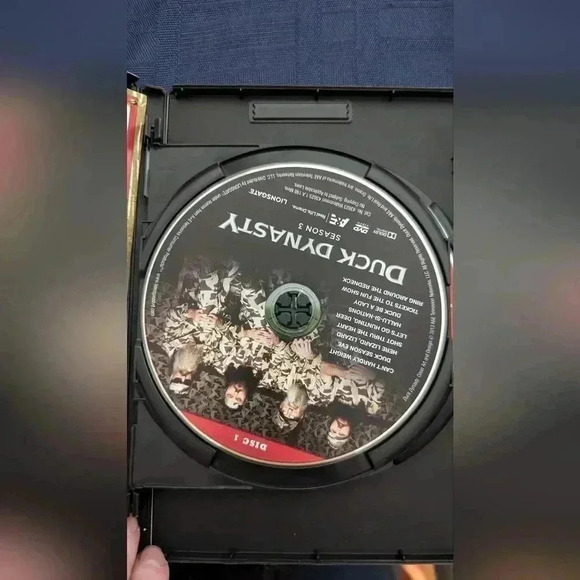Duck Dynasty Season Three DVD (EUC) - Picture 4 of 5